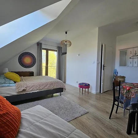 Konukevi Bursztynowa 1 3*