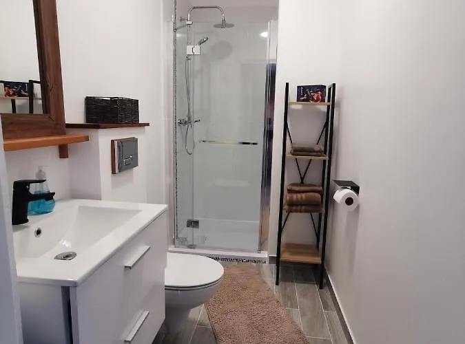 Pensjonat Bursztynowa 1 3*