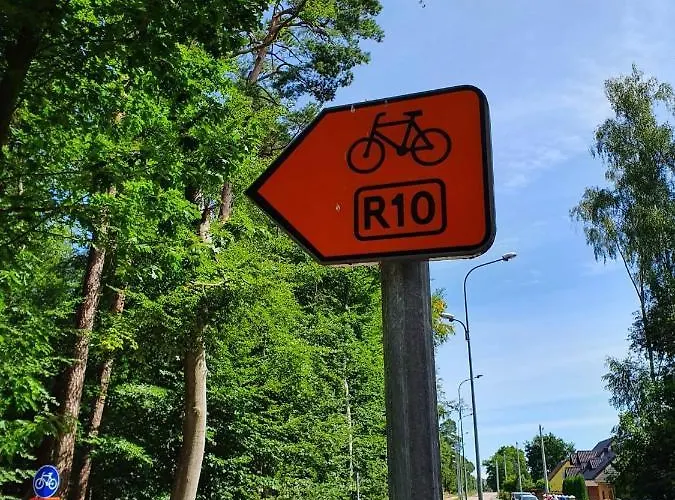 Pensjonat Bursztynowa 1 3*