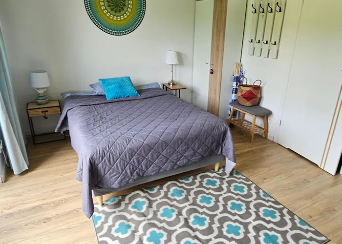 Pensjonat Bursztynowa 1 3*